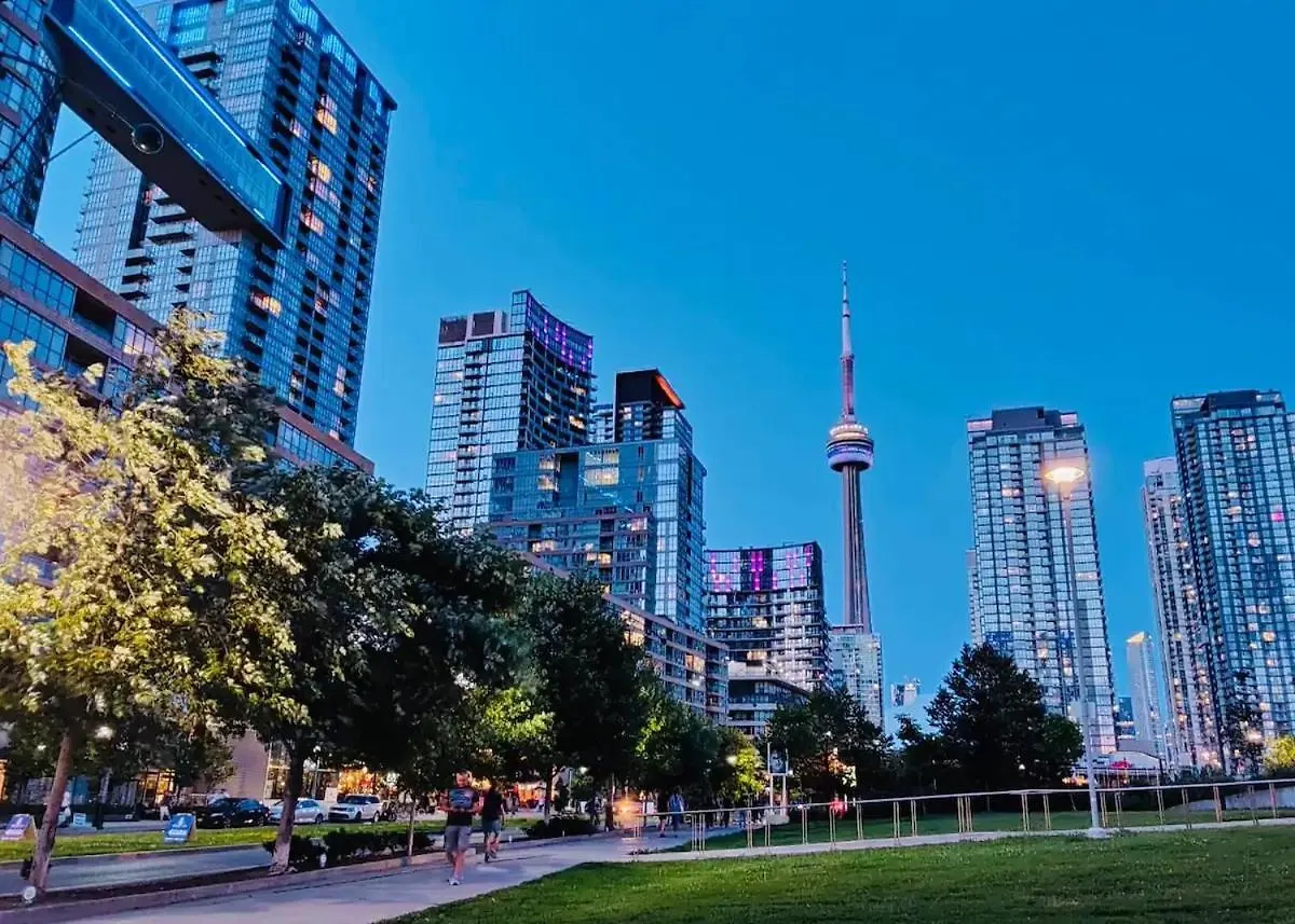 Apartment Beautiful Condos By Cn Tower Toronto