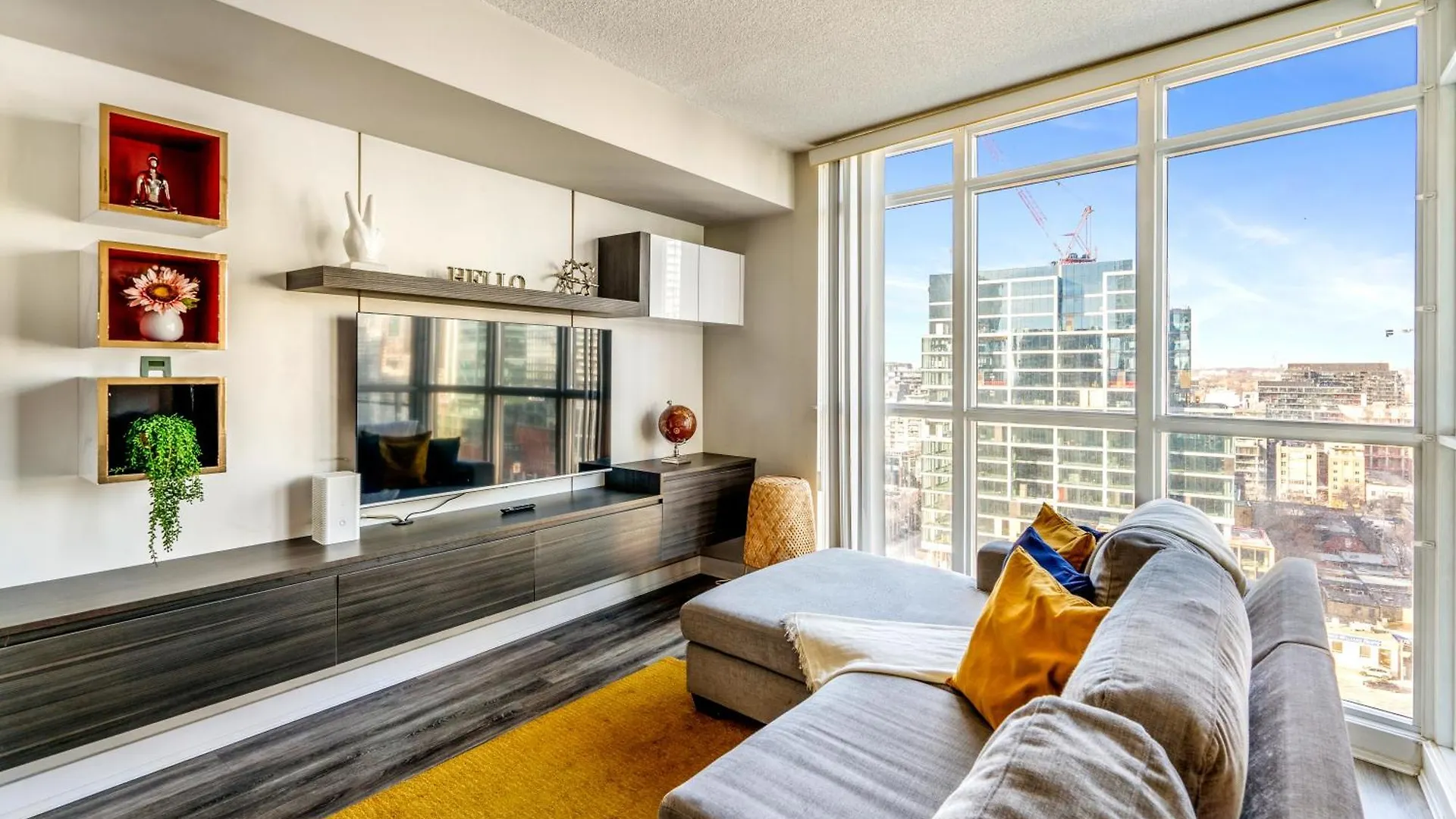 Beautiful Condos By Cn Tower Toronto Apartment
