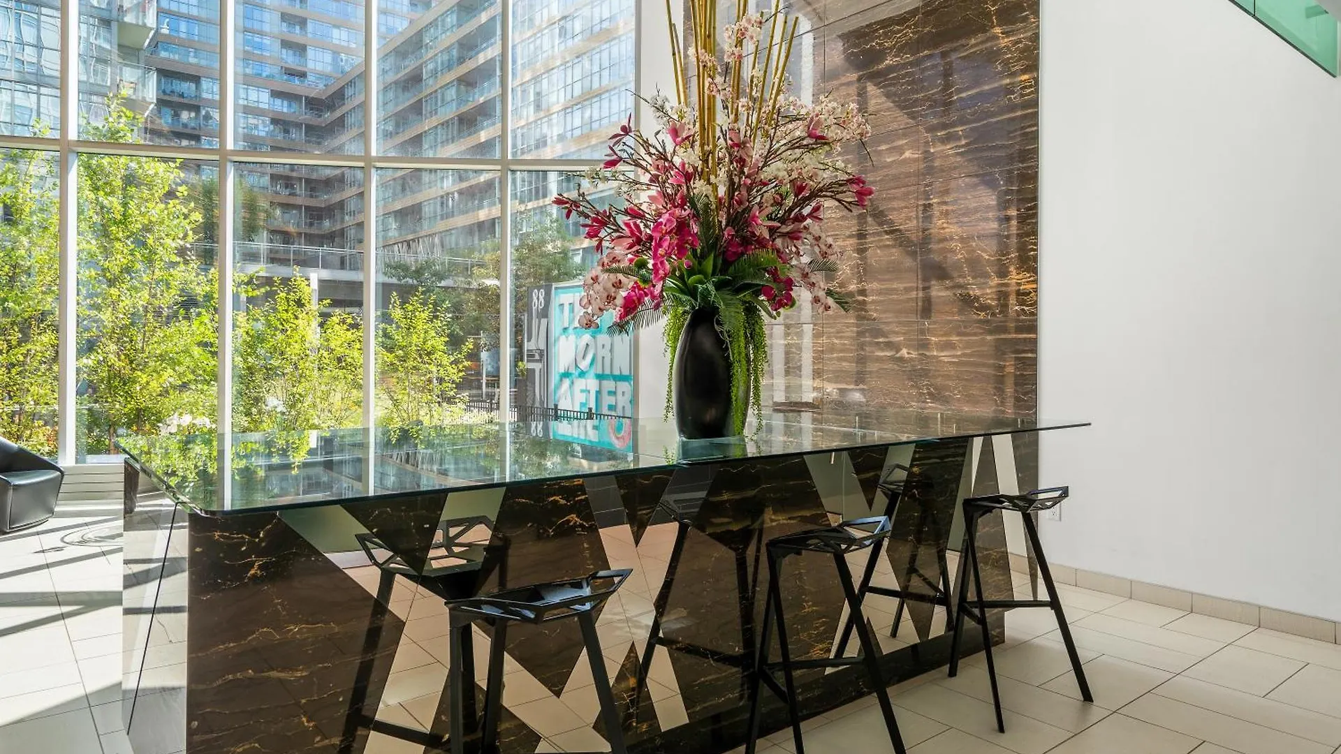 Apartment Beautiful Condos By Cn Tower Toronto Canada